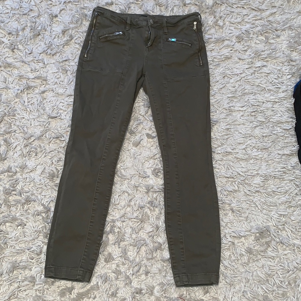 Kendall & Kylie, Green Jeans 26